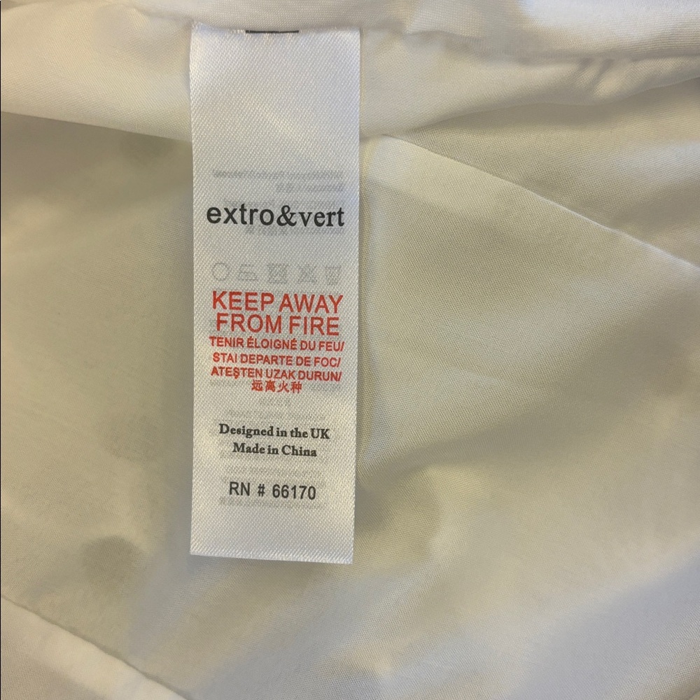 Extro&Vert Ada Flutter-Sleeve Broderie
Midi Dress - Picture 11 of 13
